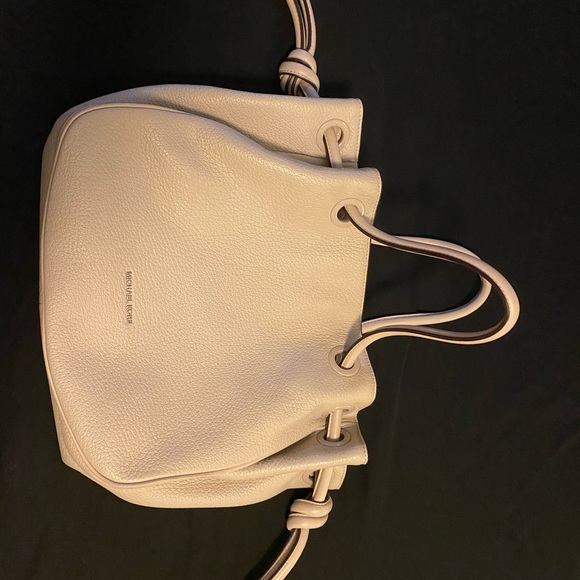 Michael Kors Dalia Large Shoulder Tote in Cement - Picture 13 of 15